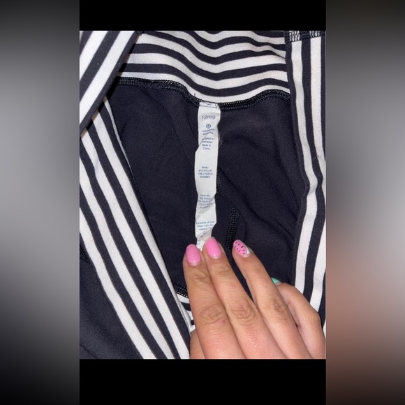 Lulu lemon pants size 12 - Picture 2 of 3